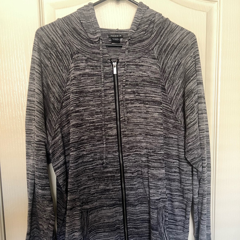 Torrid Grey Lightweight Zip Up Hooded Jacket in Size 3X